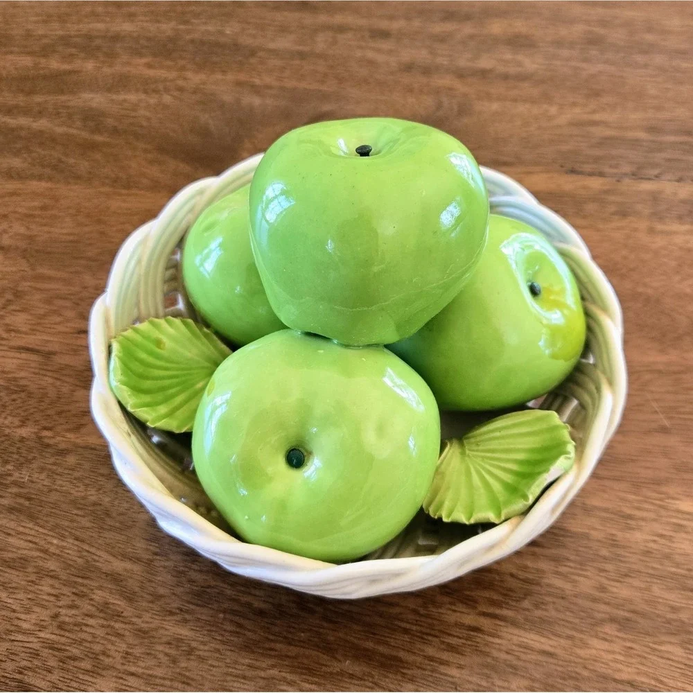 Vintage (1970s) Ceramic Majolica Green Apple White Lattice Basket Made In Italy